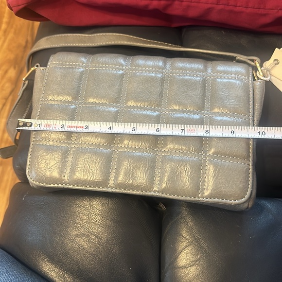 Crossbody Handbag - Picture 8 of 9